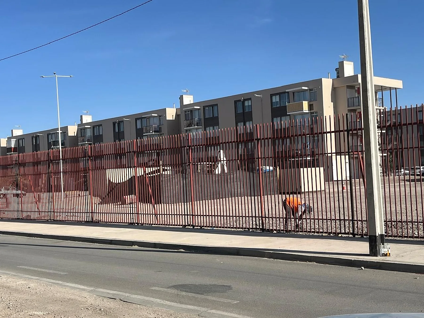 Cierre perimetral en obra urbana
